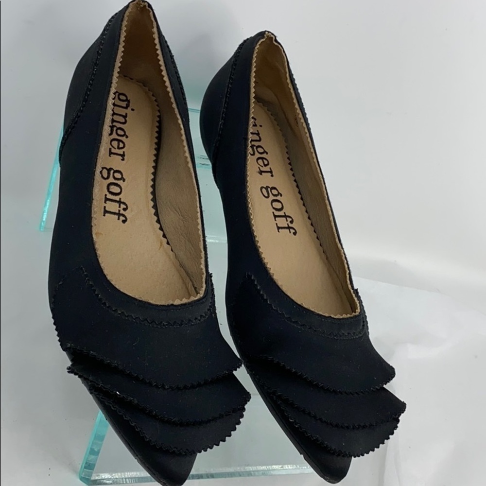 Ginger Goff Sz 9 Black Satin Pointed Toe Flats